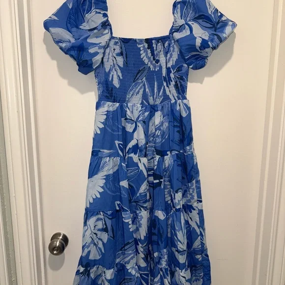 Francesca's Collections Blue and White Smocked Dress - Picture 5 of 5